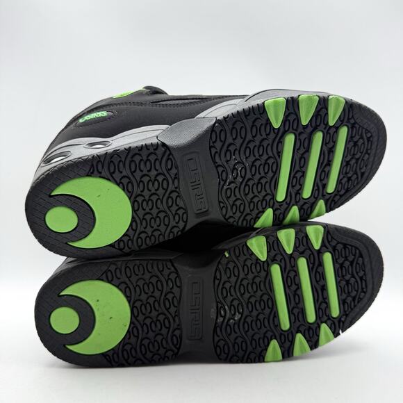 Athletic_Shoes